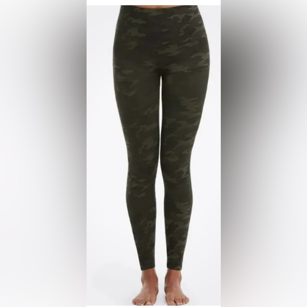 SPANX NWT Look at Me‎ Now Leggings | Green Camo | Seamless | size medium